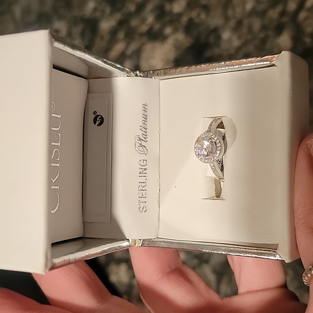 Crislu ring